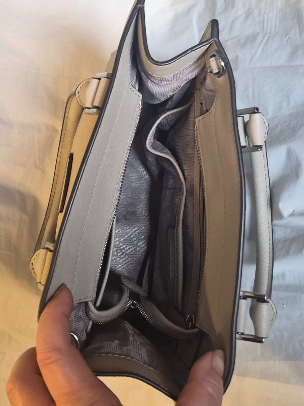 Micheal Kors Beige Bridgette Satchel Handbag - Picture 10 of 15